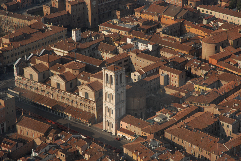 Ferrara vista aerea